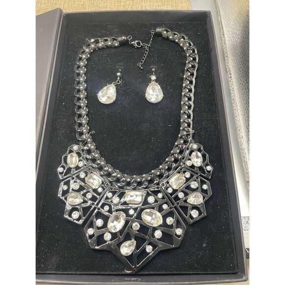 New Jewelry Set Stylish crystal gems statement bib necklace, clear gems Necklace - Picture 2 of 7